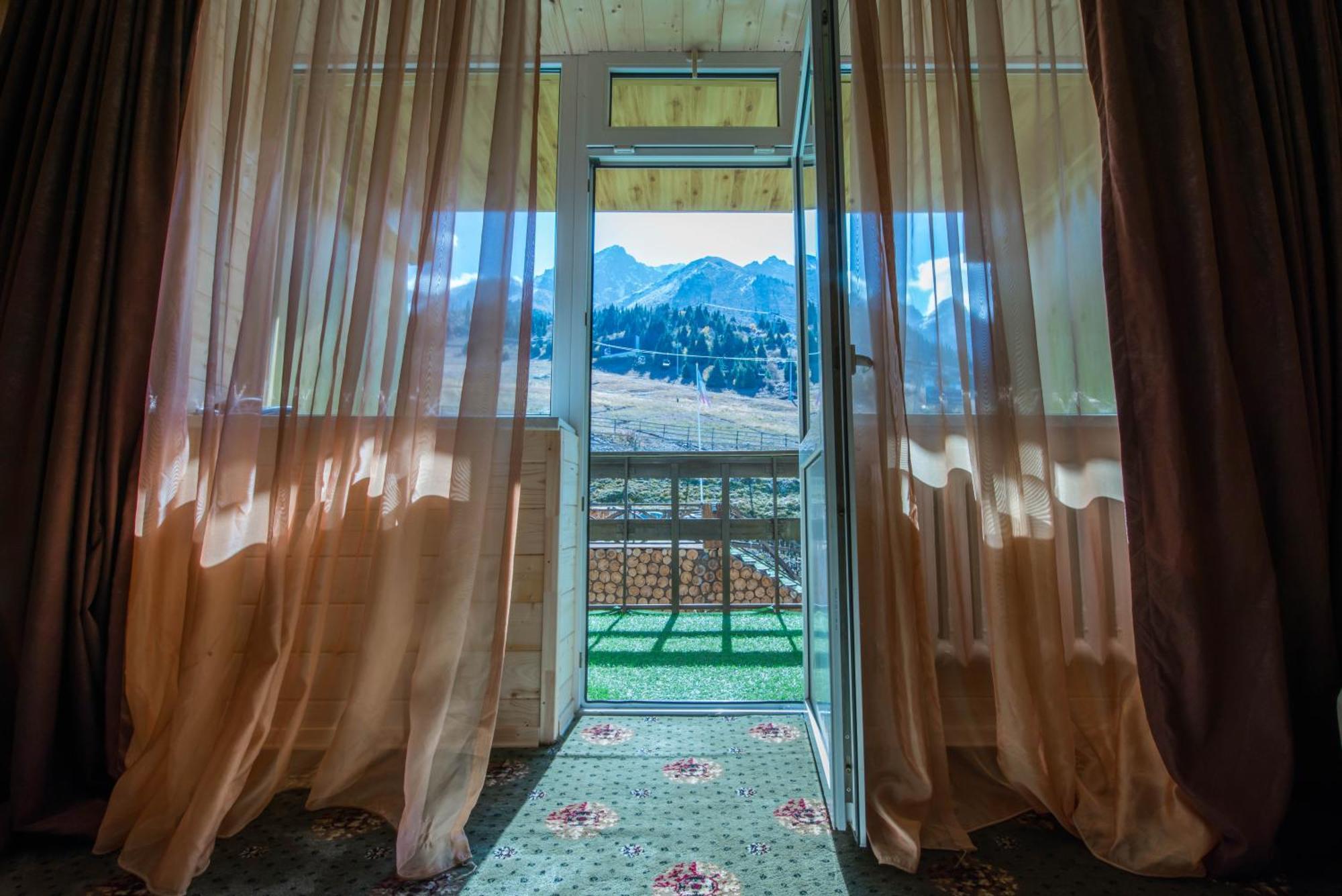 Shymbulak Resort Hotel Alma-Ata Rum bild